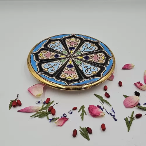 Farfurie decorativă pictată manual și semnată, unicat 2