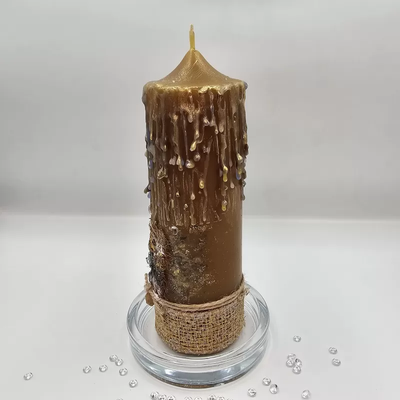 Lumânare handmade parfumată efect picurare
