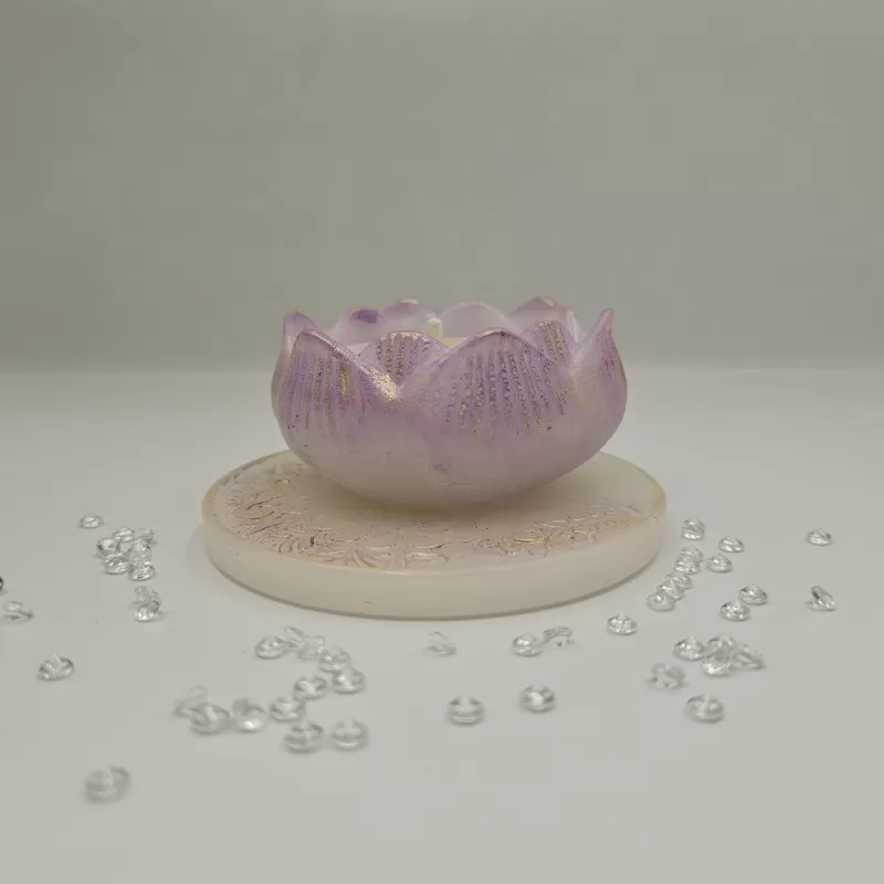 Lumânare handmade parfumată Violet Beauty