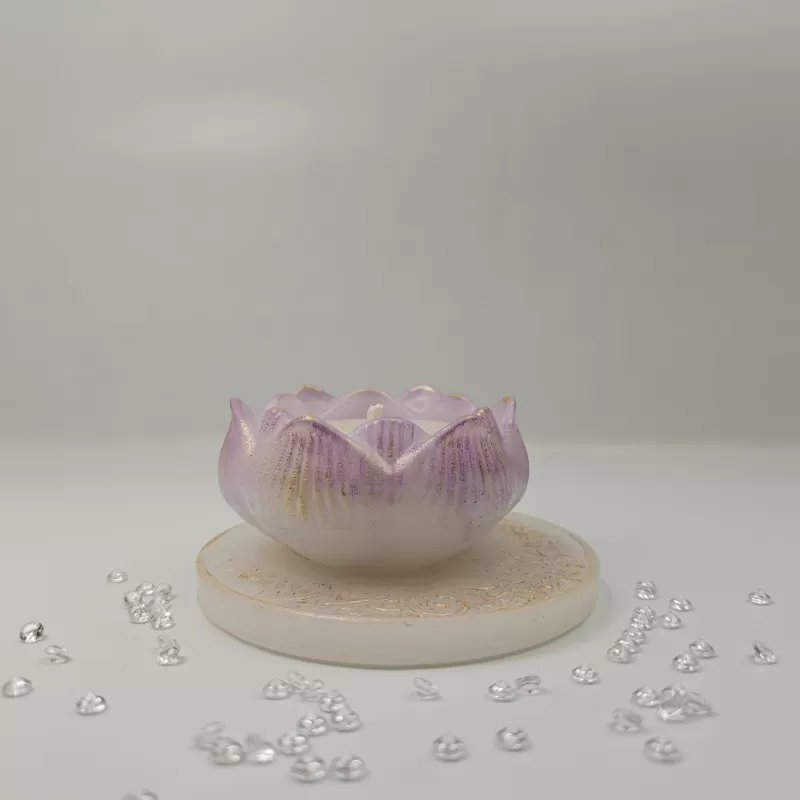 Lumânare handmade parfumată Violet Beauty