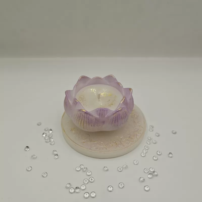 Lumânare handmade parfumată Violet Beauty